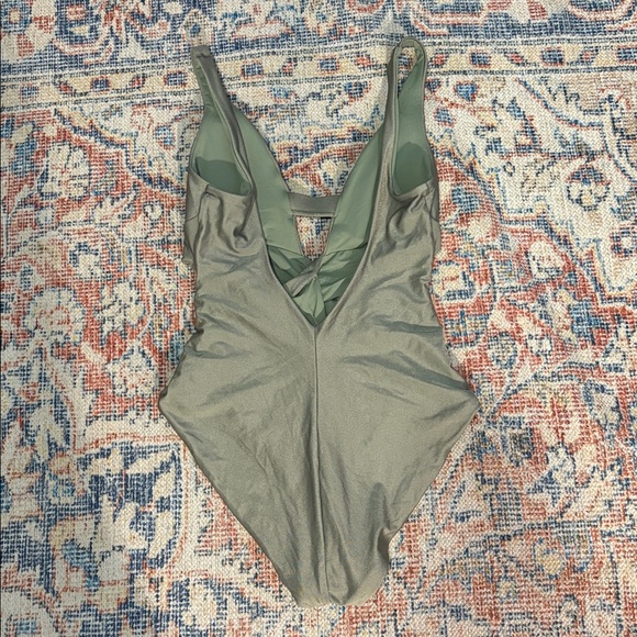 Becca Rebecca Virtue Ballerina One Piece Swimsuit in Green SZ M NWOT - Picture 3 of 5